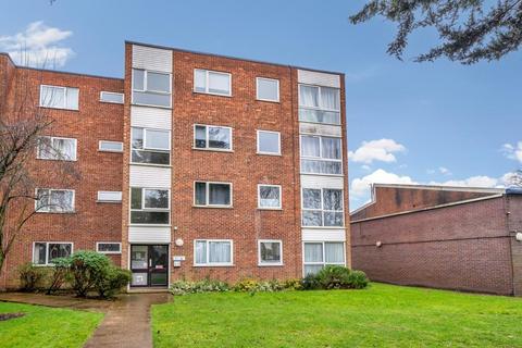 1 bedroom flat for sale, Sunbury-on-Thames,  Surrey,  TW16