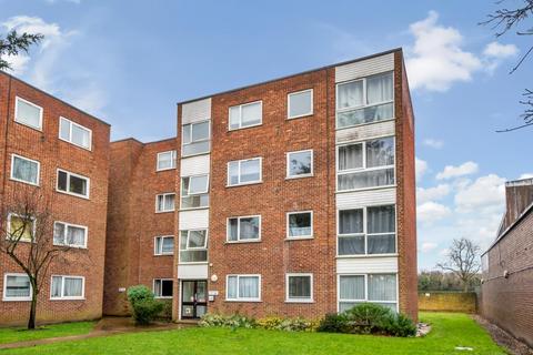 1 bedroom flat for sale, Sunbury-on-Thames,  Surrey,  TW16