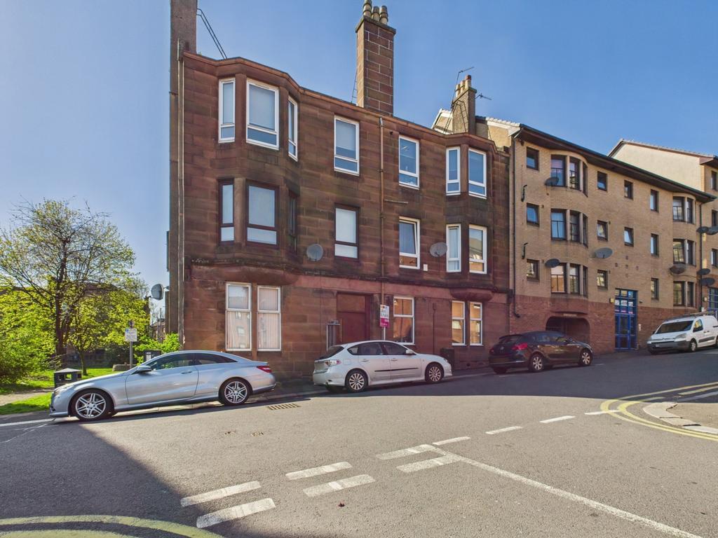 2 Bedroom Second Floor Flat