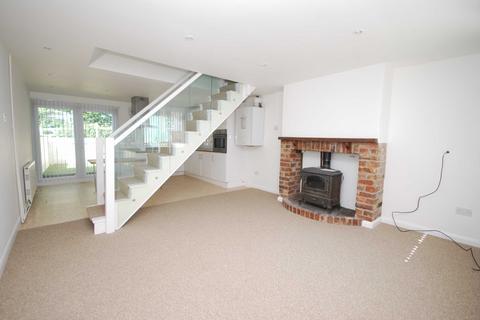 2 bedroom end of terrace house to rent, Knights Court, Bishops Frome, Worcester, Herefordshire, WR6