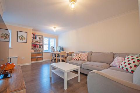 2 bedroom apartment for sale, Wickham Crescent, Chelmsford