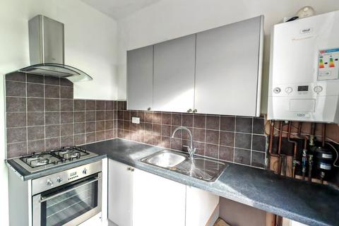 2 bedroom flat to rent, Southwick Road, Sunderland SR5