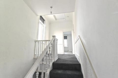 2 bedroom flat to rent, Southwick Road, Sunderland SR5