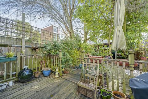 3 bedroom flat for sale, Alton Road, Putney, SW15