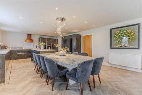 5 Leys Field, Oxhill, Warwick, CV35 0FN