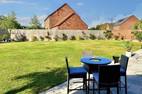 5 Leys Field, Oxhill, Warwick, CV35 0FN