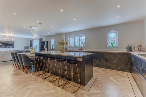 5 Leys Field, Oxhill, Warwick, CV35 0FN