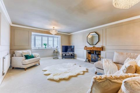 5 Leys Field, Oxhill, Warwick, CV35 0FN