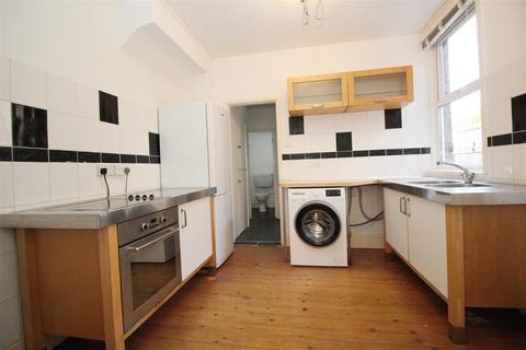 1 bedroom flat to rent, Hazelwick Road, Crawley, West Sussex. RH10 1NQ