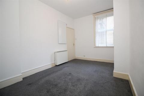 1 bedroom flat to rent, Hazelwick Road, Crawley, West Sussex. RH10 1NQ