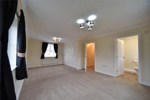 5 bedroom detached house to rent, Rookery Walk, Lakenheath, Brandon, Suffolk, IP27