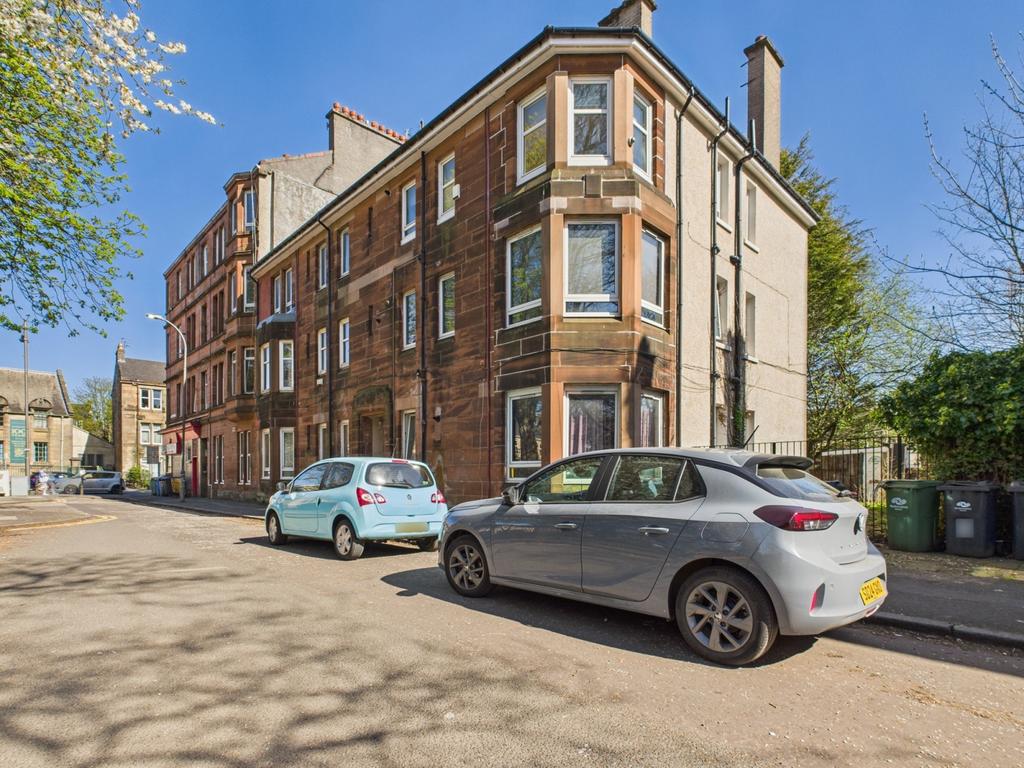 2 Bedroom 2nd Floor Flat