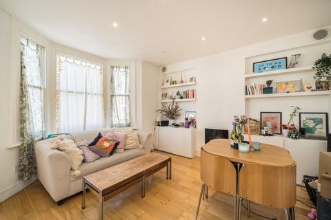 2 bedroom flat to rent, Kelvedon Road, London SW6