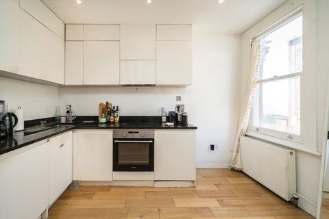 2 bedroom flat to rent, Kelvedon Road, London SW6