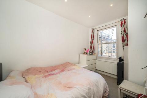 2 bedroom flat to rent, Kelvedon Road, London SW6