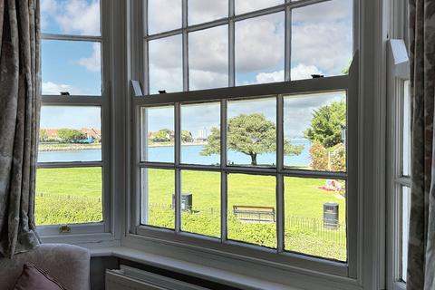 3 bedroom end of terrace house for sale, Prospect Place, Hythe, SO45