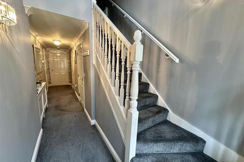 4 bedroom townhouse for sale, Spring Place Court, Mirfield