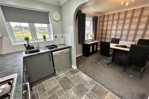 4 bedroom townhouse for sale, Spring Place Court, Mirfield