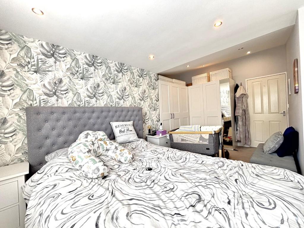 Bedroom 1 1.jpeg
