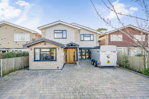 5 bedroom detached house for sale, Southbrook Close, Havant PO9