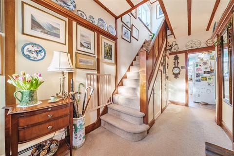 25 Manor Drive, Surbiton, KT5 8NE