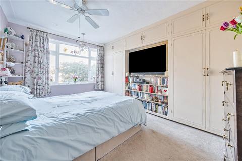 25 Manor Drive, Surbiton, KT5 8NE