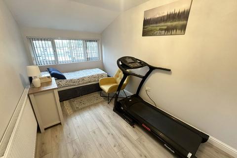 63 Greenwood, Birmingham, B25 8YU