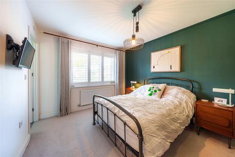 3 Stable Close, Wrecclesham, Farnham, GU10 4EF