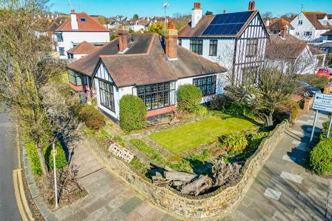 4 bedroom detached bungalow for sale, HALL PARK AVENUE, Chalkwell