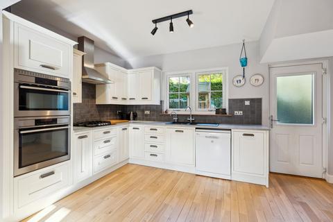 2 Robertson Court, Birnam, Dunkeld, PH8 0BE