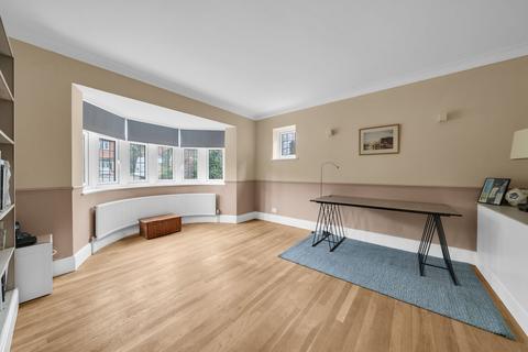 Shelburne Yester Park, Chislehurst, BR7 5DQ