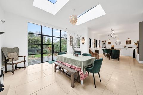 Shelburne Yester Park, Chislehurst, BR7 5DQ
