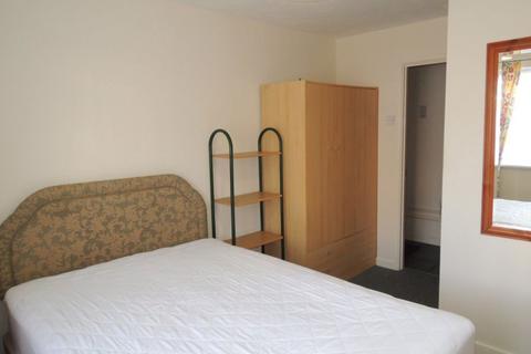 1 bedroom flat to rent, HIGHWOODS