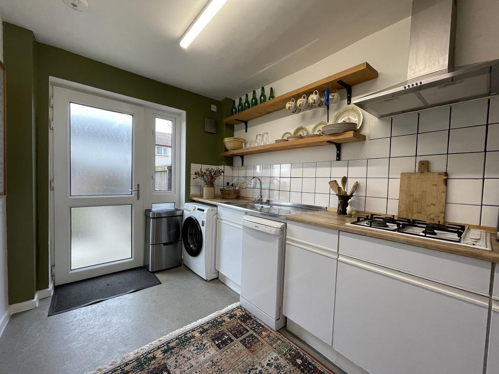 Kitchen b.JPG