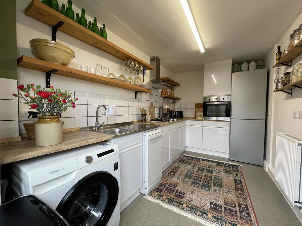 Kitchen a.JPG