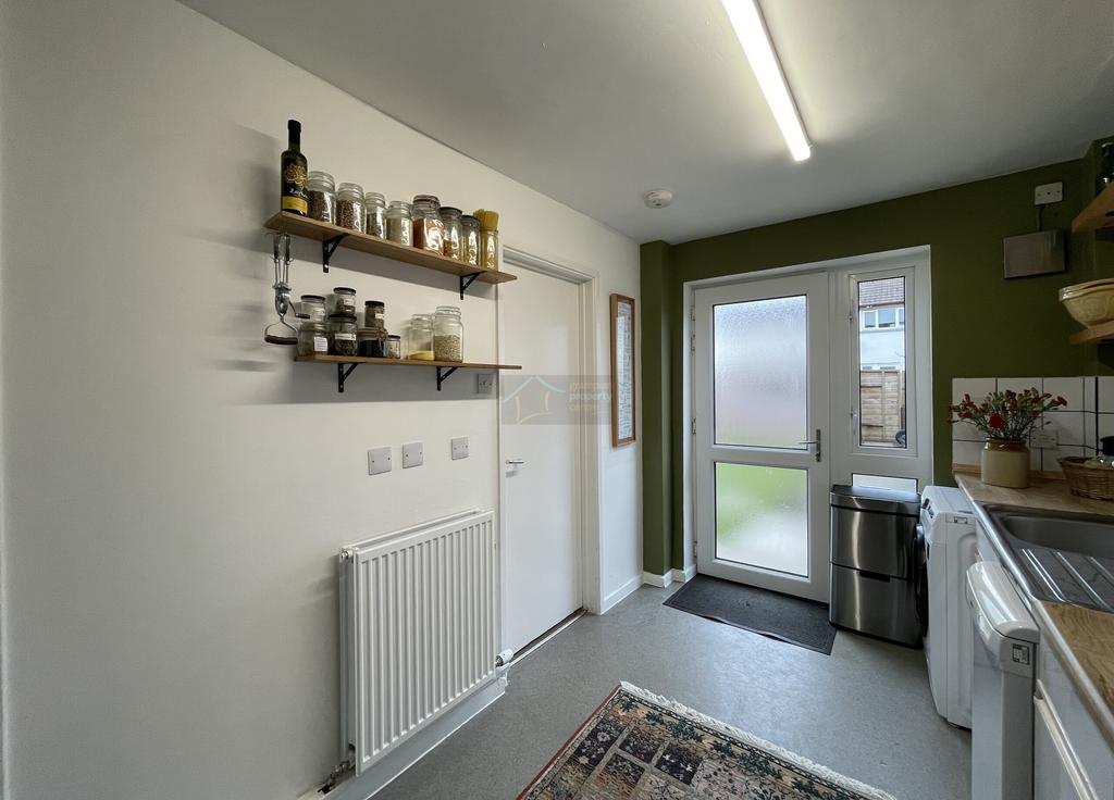 Kitchen c.JPG
