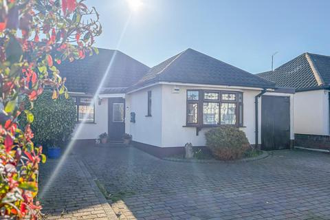 2 bedroom semi-detached bungalow for sale, Grove Road, Rayleigh SS6