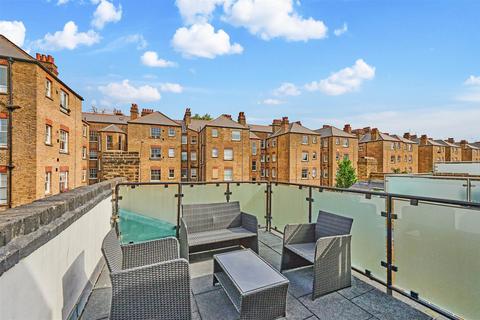 2 bedroom flat to rent, Warriner Gardens, London SW11