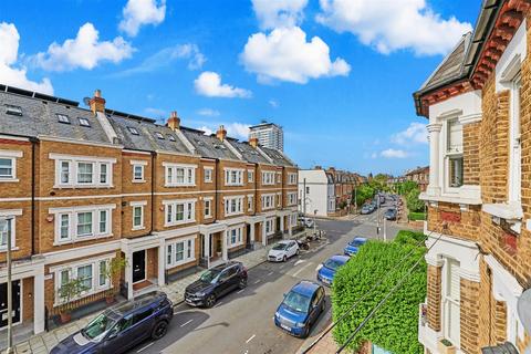 2 bedroom flat to rent, Warriner Gardens, London SW11