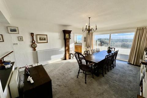 3 bedroom detached house for sale, Lon Golff, Pwllheli
