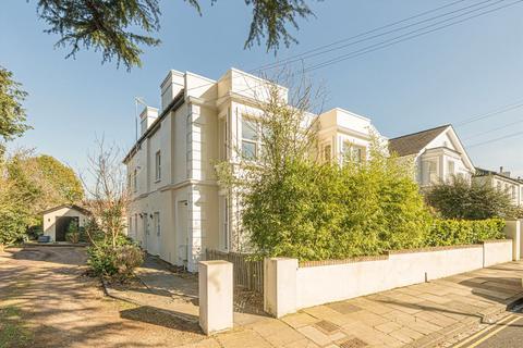 1 bedroom flat for sale, Belmont Road, Twickenham TW2