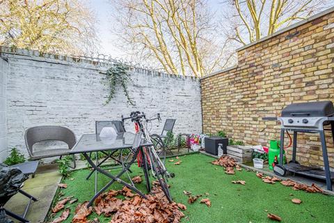 4 bedroom house for sale, Searles Road, London SE1