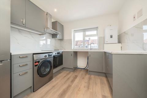 1 bedroom flat to rent, Costons Lane, Greenford UB6