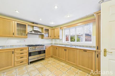 5 bedroom detached house for sale, Partridge Avenue, Chelmsford