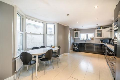 4 bedroom terraced house for sale, Leppoc Road, London SW4