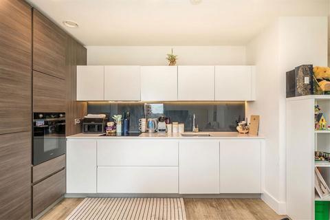 2 bedroom flat for sale, Kidbrooke Park Road, London SE3