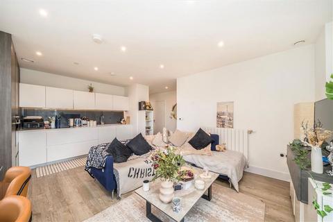 2 bedroom flat for sale, Kidbrooke Park Road, London SE3