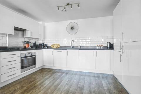 29, Hillside Court Constables Way, Hertford, SG13 7TY