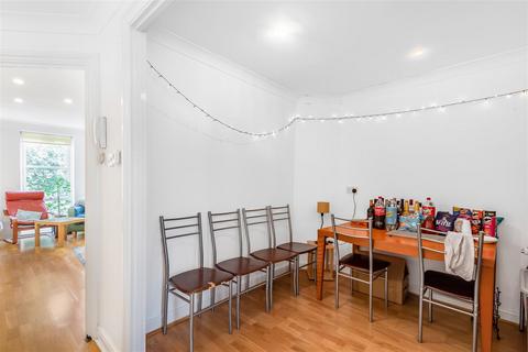 27 Wolfe Crescent, London, SE16 6SF