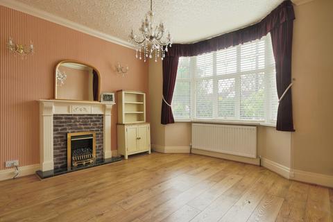 3 bedroom semi-detached house for sale, Kingston Road, Willerby, Hull, HU10 6BN